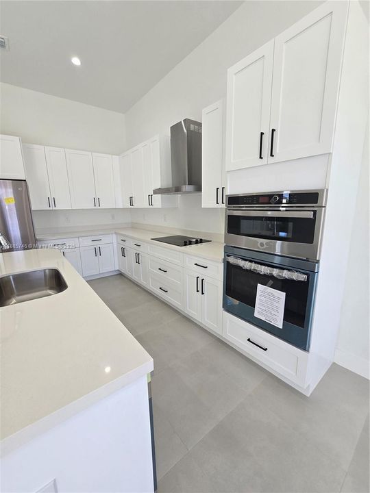 出租: $4,800 (4 贝兹, 3 浴室, 0 平方英尺)