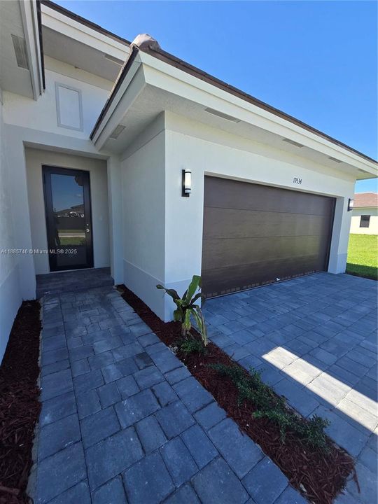 出租: $4,800 (4 贝兹, 3 浴室, 0 平方英尺)