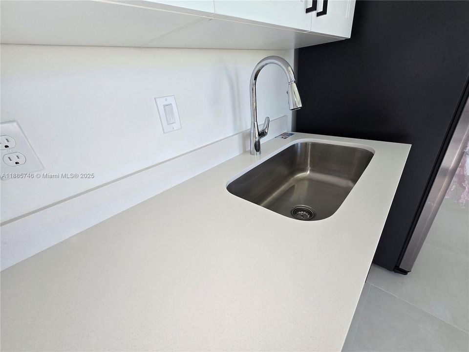 出租: $4,800 (4 贝兹, 3 浴室, 0 平方英尺)