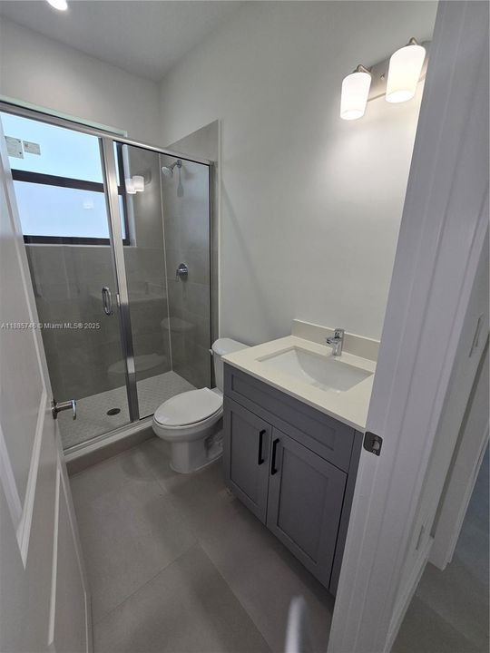 出租: $4,800 (4 贝兹, 3 浴室, 0 平方英尺)