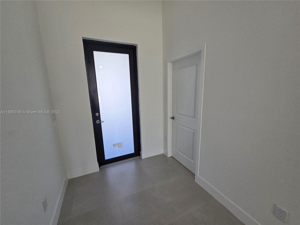 出租: $4,800 (4 贝兹, 3 浴室, 0 平方英尺)