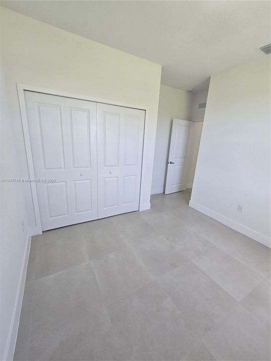 出租: $4,800 (4 贝兹, 3 浴室, 0 平方英尺)