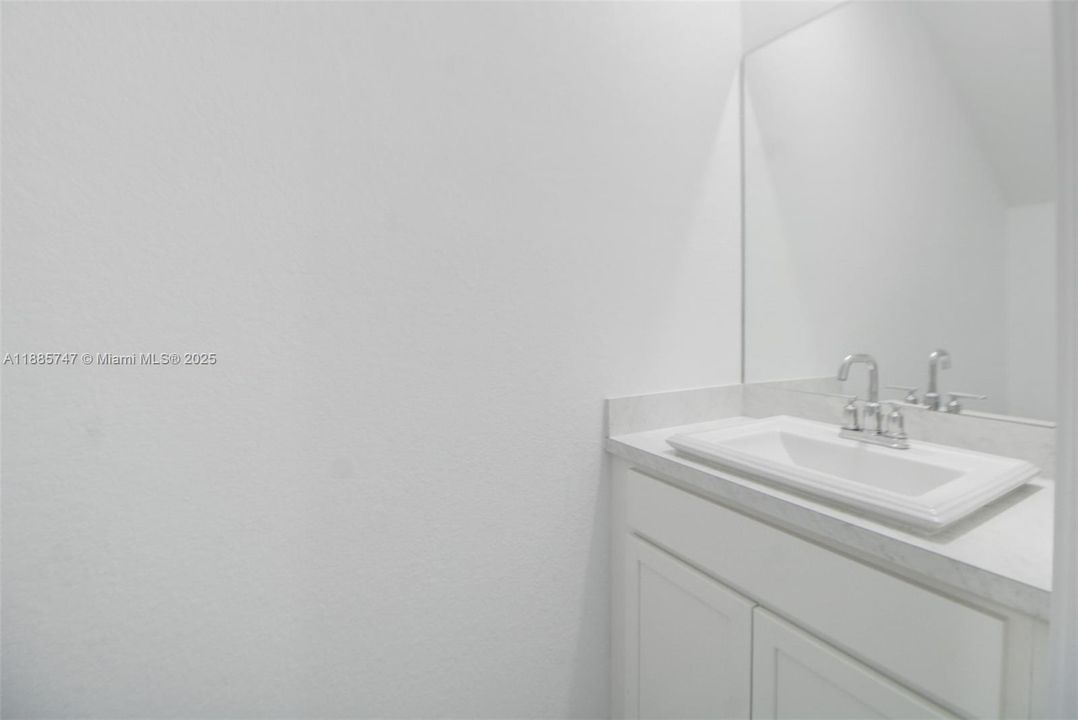 最近租的: $3,300 (3 贝兹, 2 浴室, 1597 平方英尺)