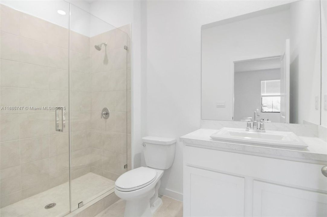 最近租的: $3,300 (3 贝兹, 2 浴室, 1597 平方英尺)