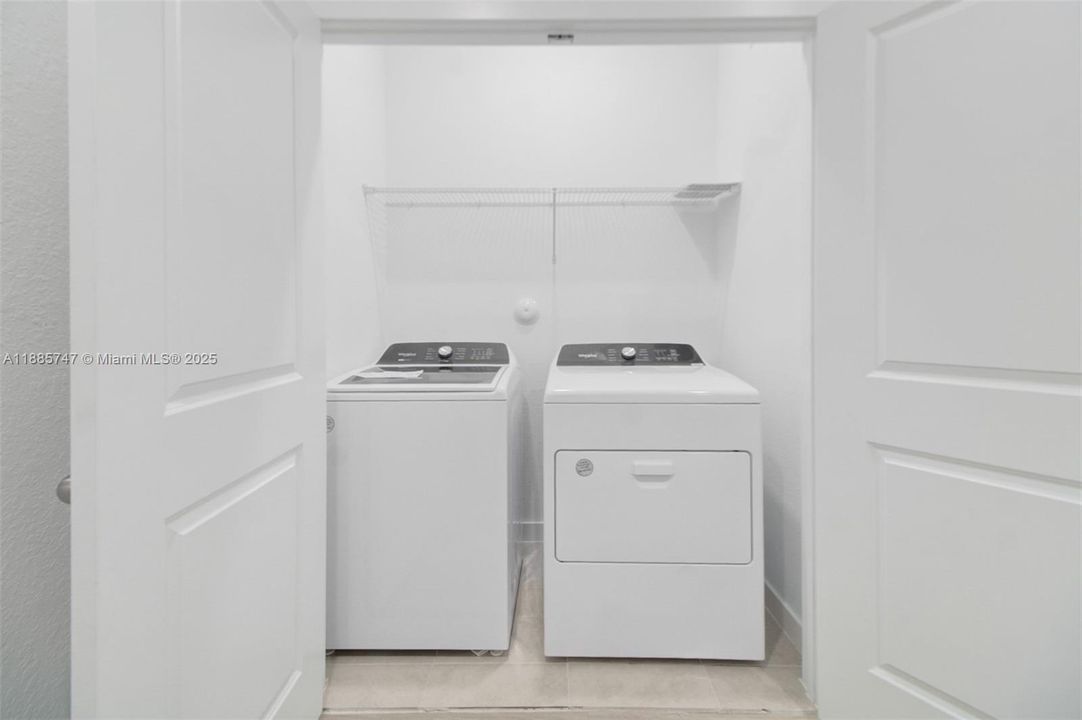 最近租的: $3,300 (3 贝兹, 2 浴室, 1597 平方英尺)