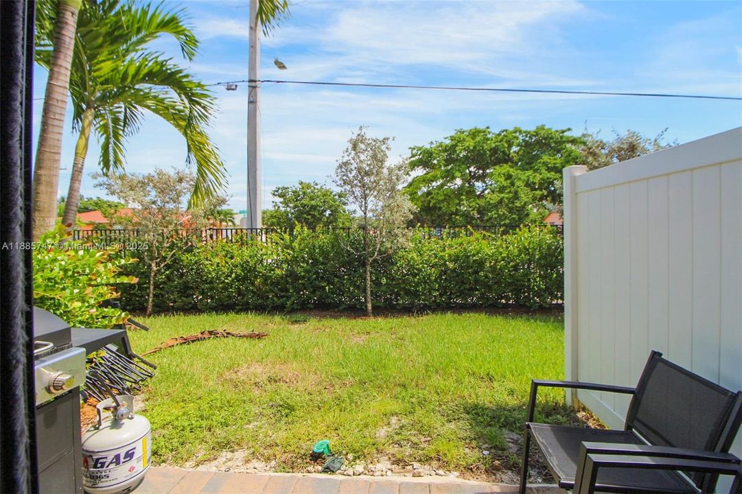 最近租的: $3,300 (3 贝兹, 2 浴室, 1597 平方英尺)