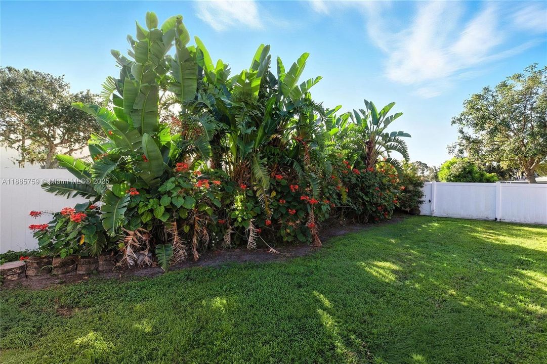 На продажу: $389,000 (4 спален, 2 ванн, 3314 Квадратных фут)