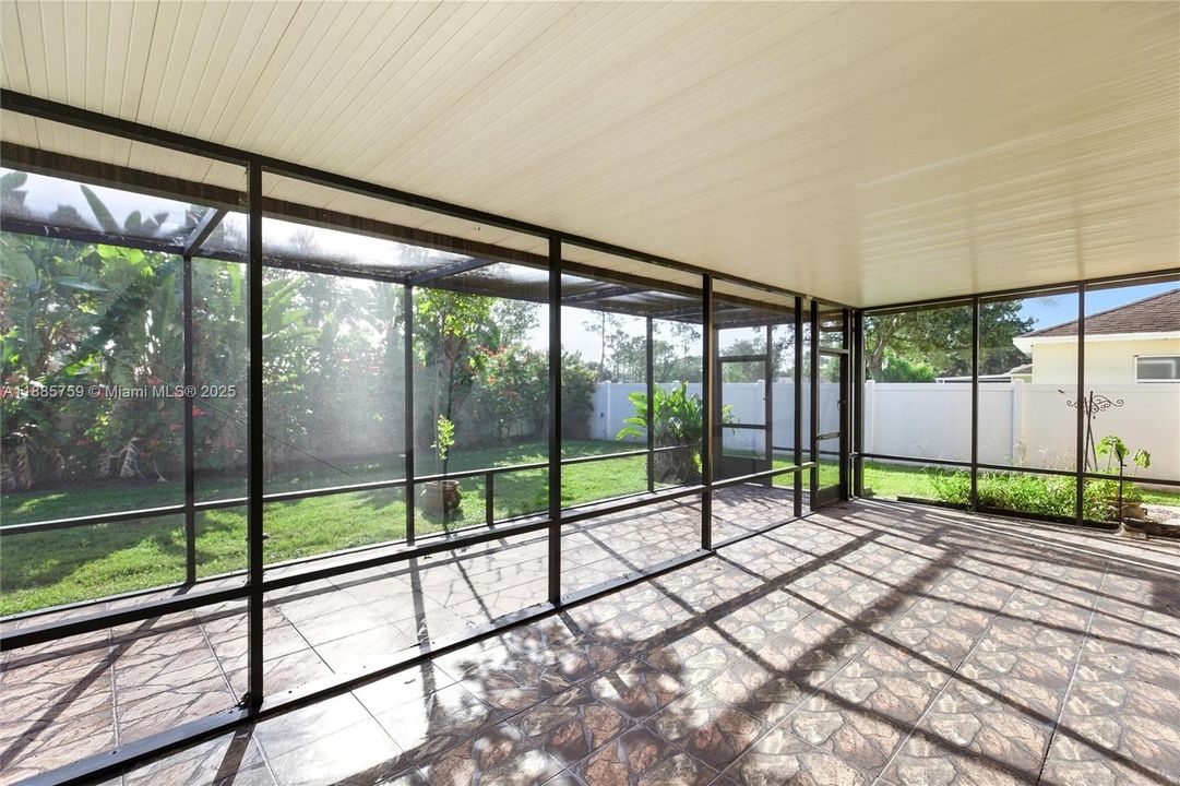 На продажу: $389,000 (4 спален, 2 ванн, 3314 Квадратных фут)