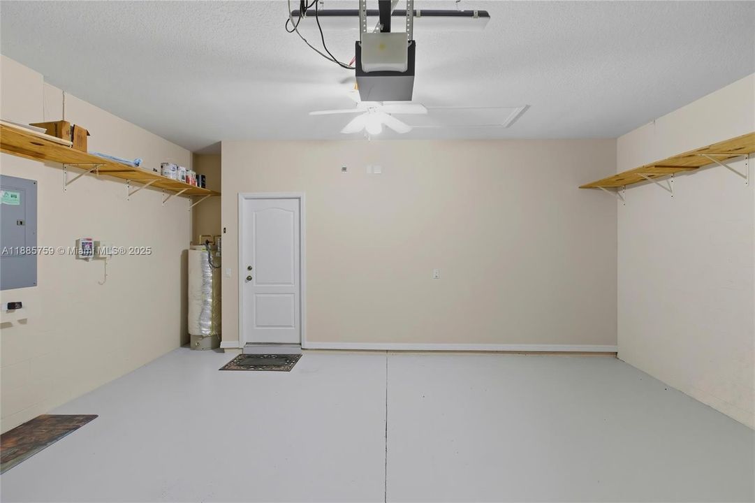 На продажу: $389,000 (4 спален, 2 ванн, 3314 Квадратных фут)