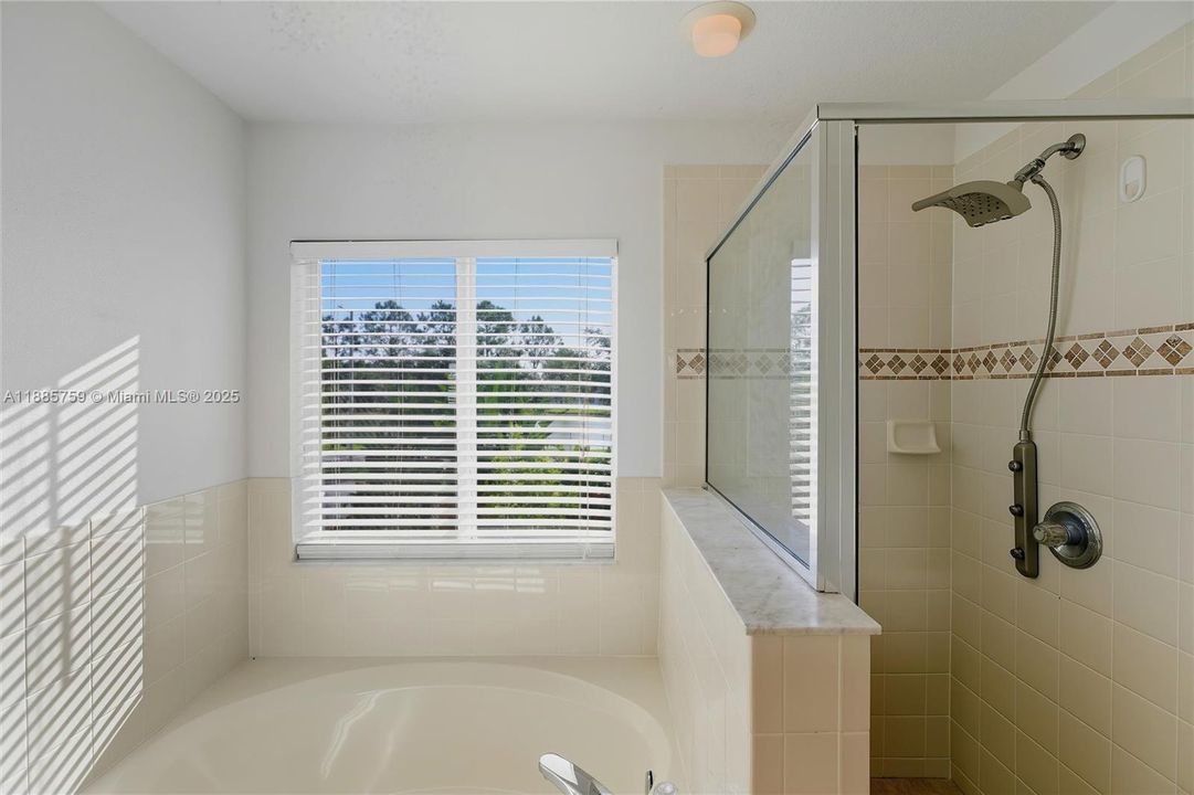 На продажу: $389,000 (4 спален, 2 ванн, 3314 Квадратных фут)