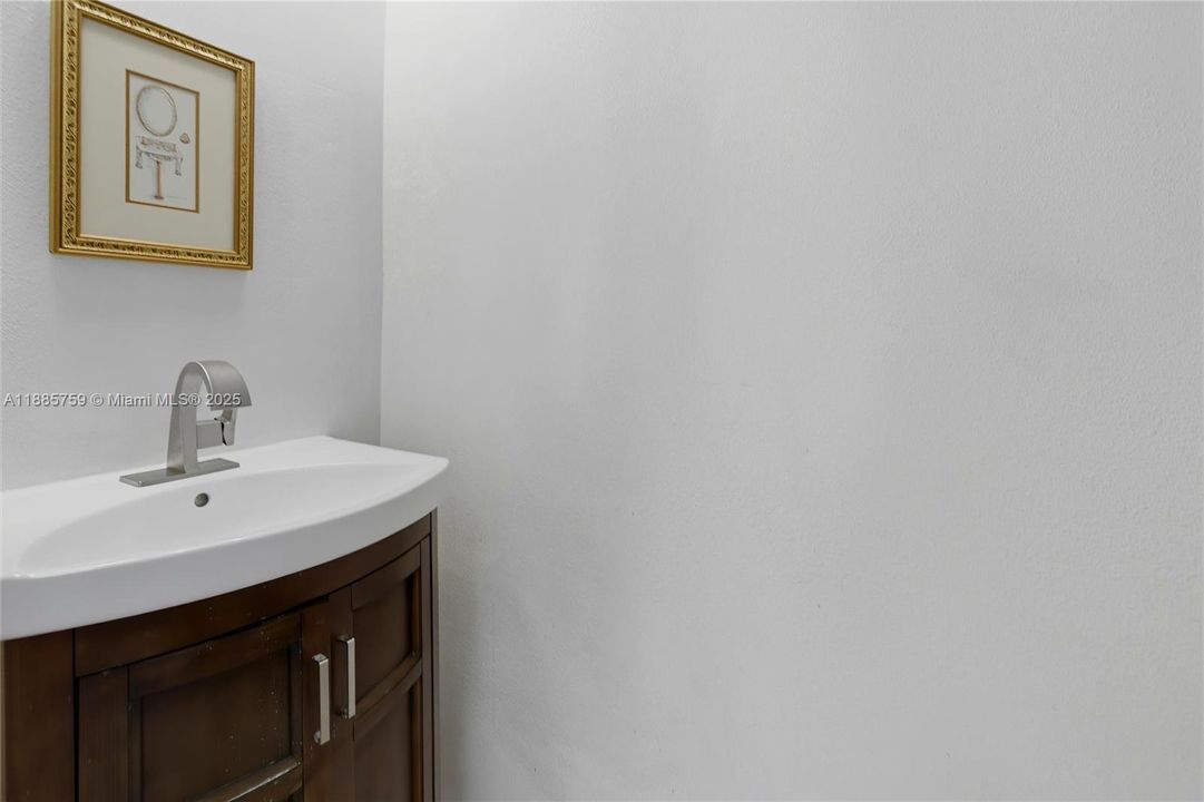 На продажу: $389,000 (4 спален, 2 ванн, 3314 Квадратных фут)