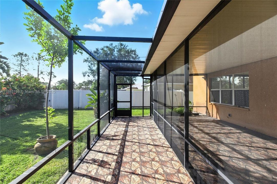 На продажу: $389,000 (4 спален, 2 ванн, 3314 Квадратных фут)