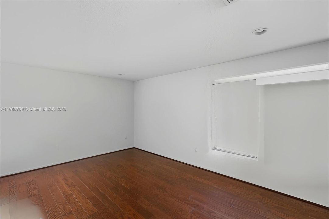 На продажу: $389,000 (4 спален, 2 ванн, 3314 Квадратных фут)