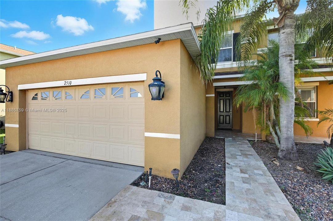 На продажу: $389,000 (4 спален, 2 ванн, 3314 Квадратных фут)