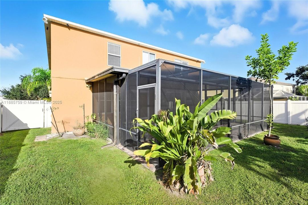 На продажу: $389,000 (4 спален, 2 ванн, 3314 Квадратных фут)