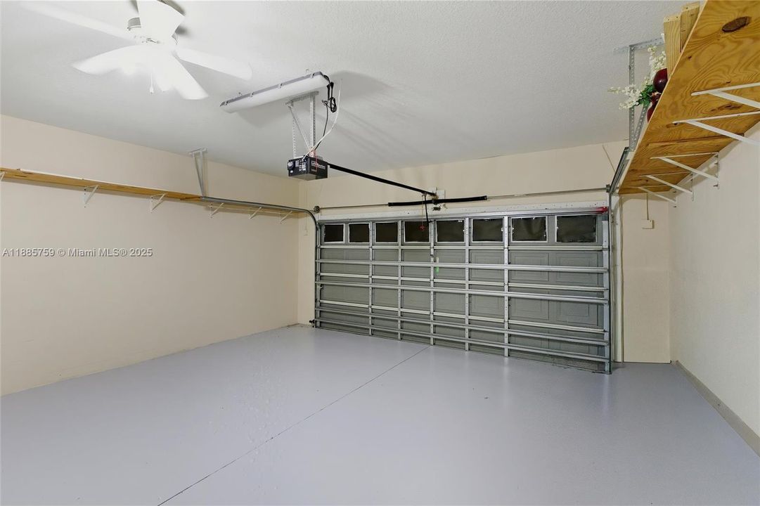 На продажу: $389,000 (4 спален, 2 ванн, 3314 Квадратных фут)