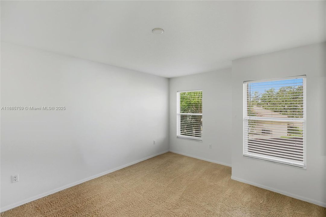 На продажу: $389,000 (4 спален, 2 ванн, 3314 Квадратных фут)