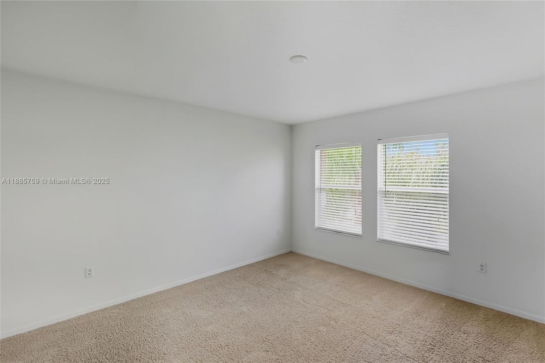 На продажу: $389,000 (4 спален, 2 ванн, 3314 Квадратных фут)