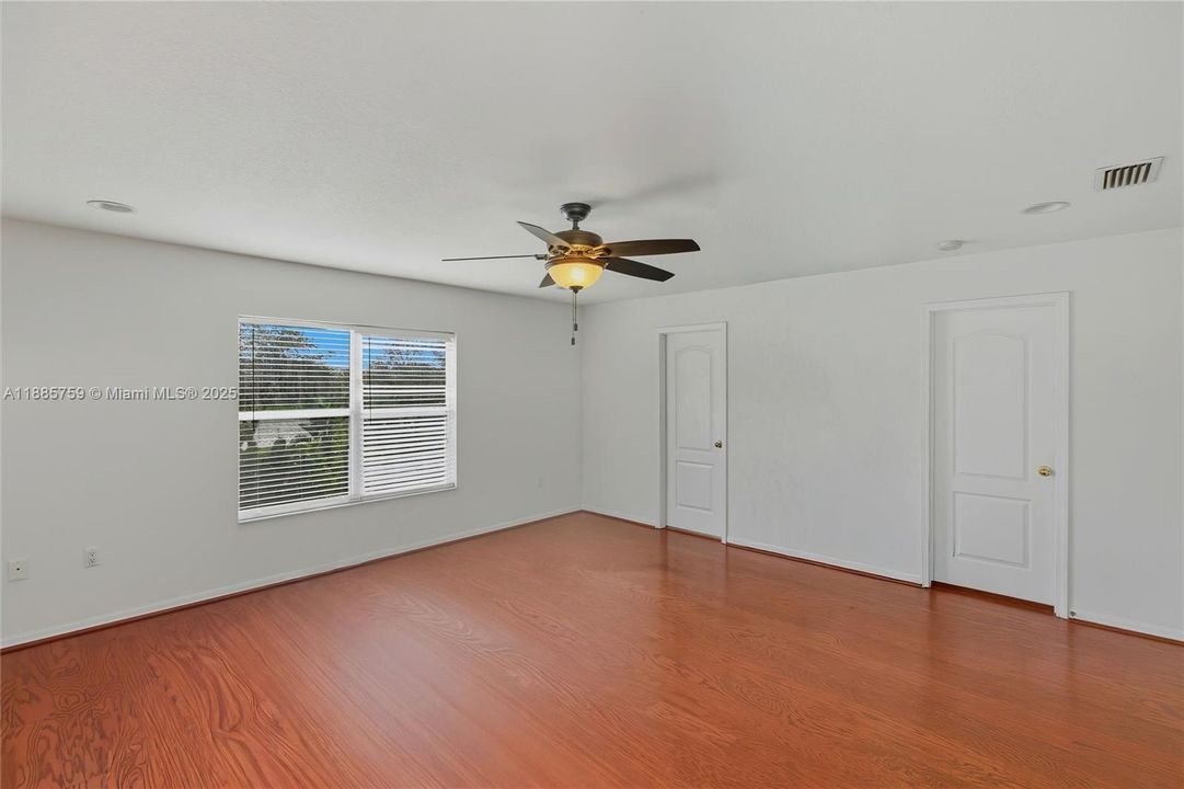 На продажу: $389,000 (4 спален, 2 ванн, 3314 Квадратных фут)