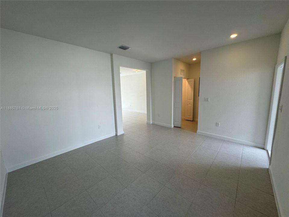 Недавно арендовано: $2,349 (3 спален, 2 ванн, 1483 Квадратных фут)