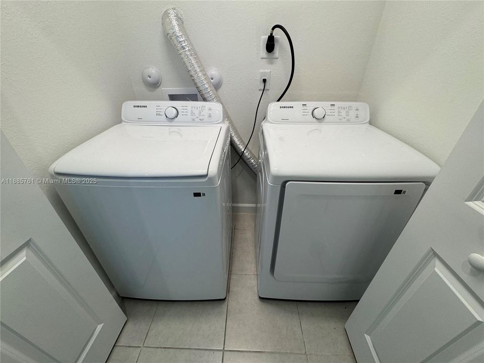 Недавно арендовано: $2,349 (3 спален, 2 ванн, 1483 Квадратных фут)