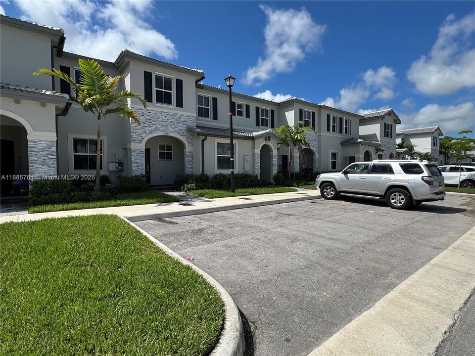 Недавно арендовано: $2,349 (3 спален, 2 ванн, 1483 Квадратных фут)