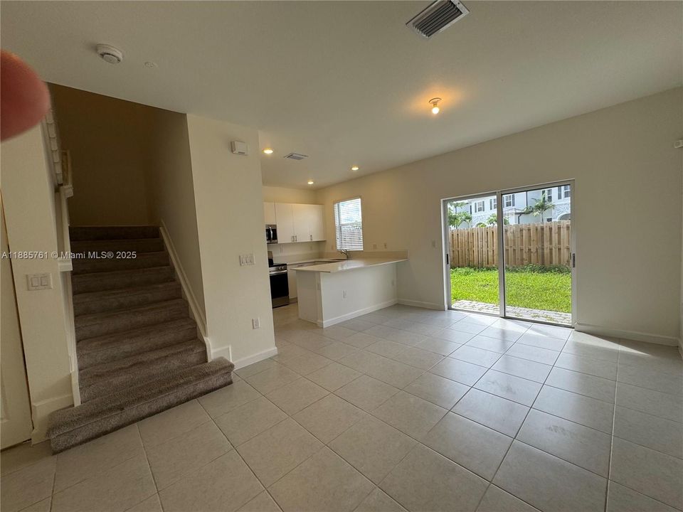 Недавно арендовано: $2,349 (3 спален, 2 ванн, 1483 Квадратных фут)