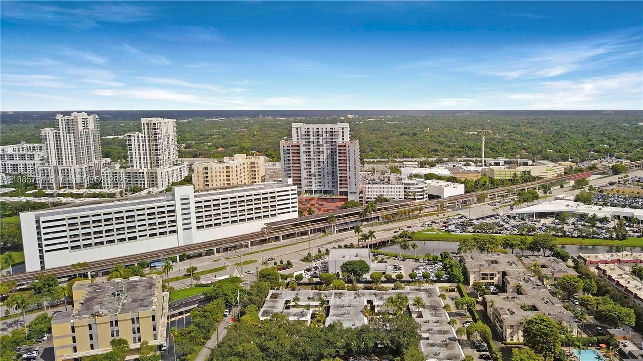 На продажу: $375,000 (2 спален, 1 ванн, 805 Квадратных фут)