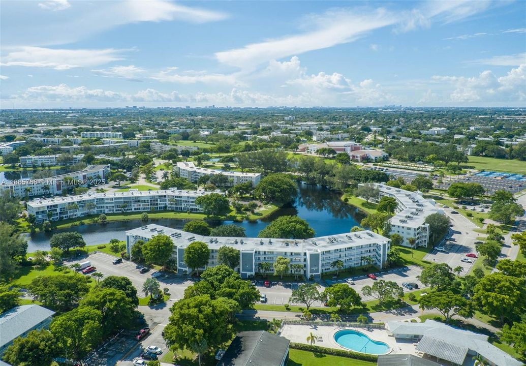 На продажу: $108,000 (1 спален, 1 ванн, 715 Квадратных фут)