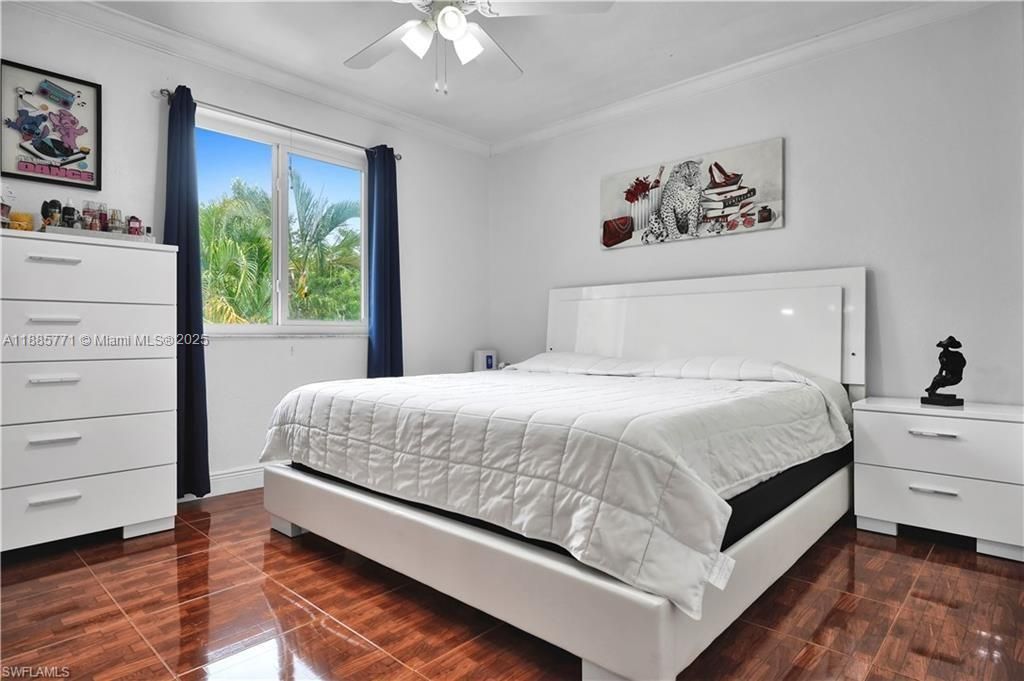 Activo con contrato: $719,000 (3 camas, 2 baños, 2251 Pies cuadrados)