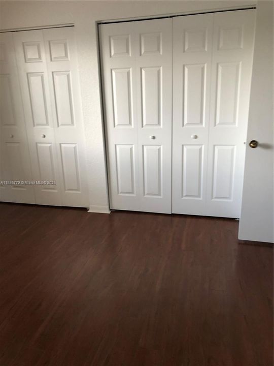 Под контрактом: $3,300 (3 спален, 2 ванн, 1461 Квадратных фут)