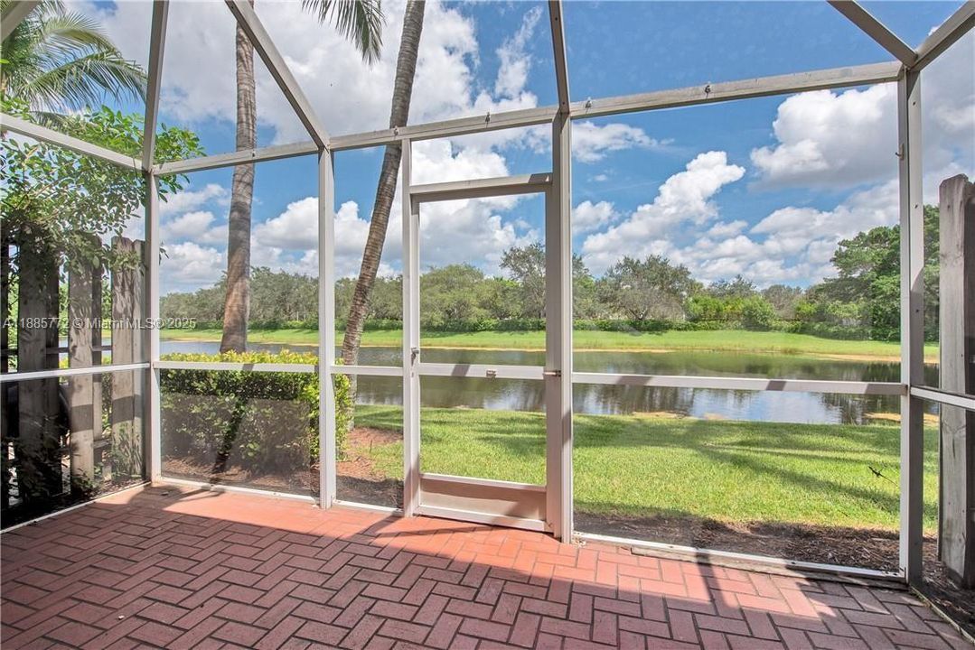 Под контрактом: $3,300 (3 спален, 2 ванн, 1461 Квадратных фут)