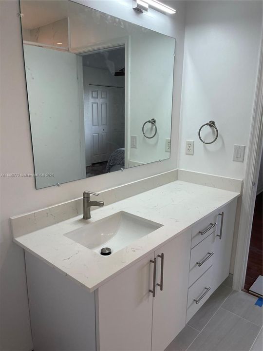 Под контрактом: $3,300 (3 спален, 2 ванн, 1461 Квадратных фут)