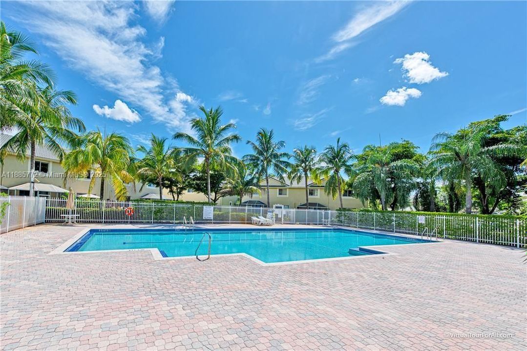 Под контрактом: $3,300 (3 спален, 2 ванн, 1461 Квадратных фут)