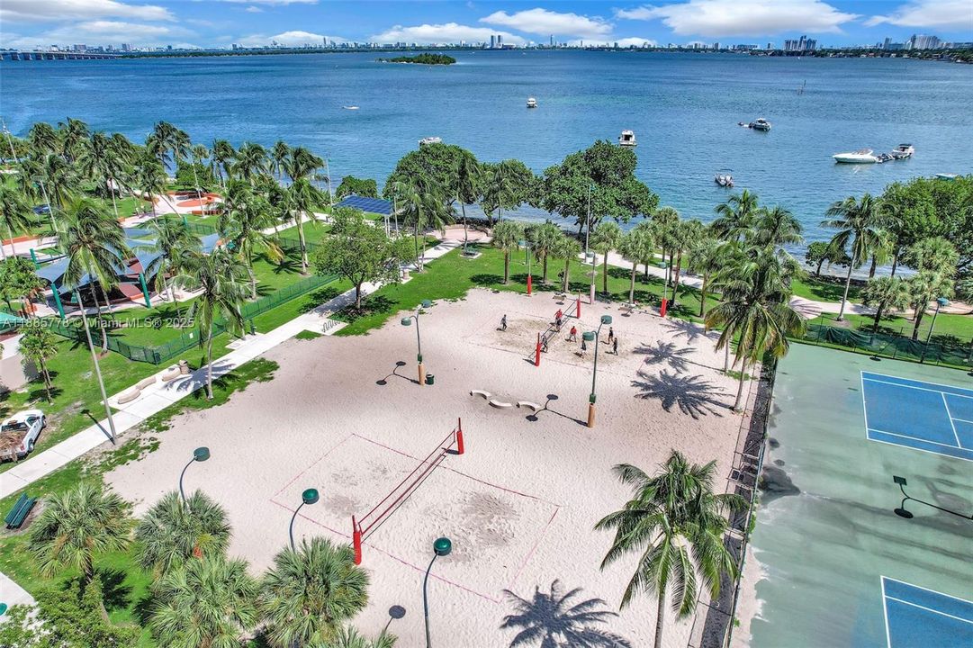 For Sale: $305,000 (0 beds, 1 baths, 503 Square Feet)