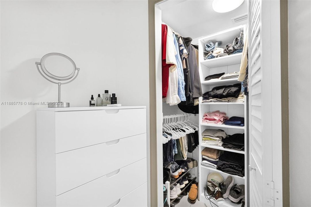 For Sale: $305,000 (0 beds, 1 baths, 503 Square Feet)