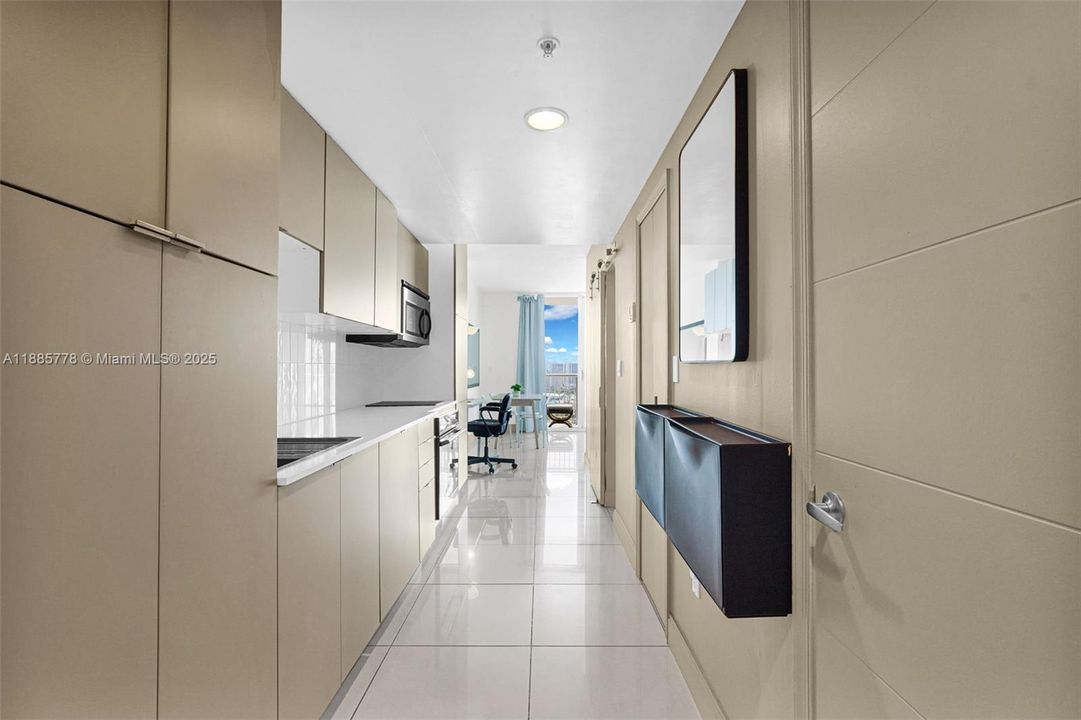 For Sale: $305,000 (0 beds, 1 baths, 503 Square Feet)