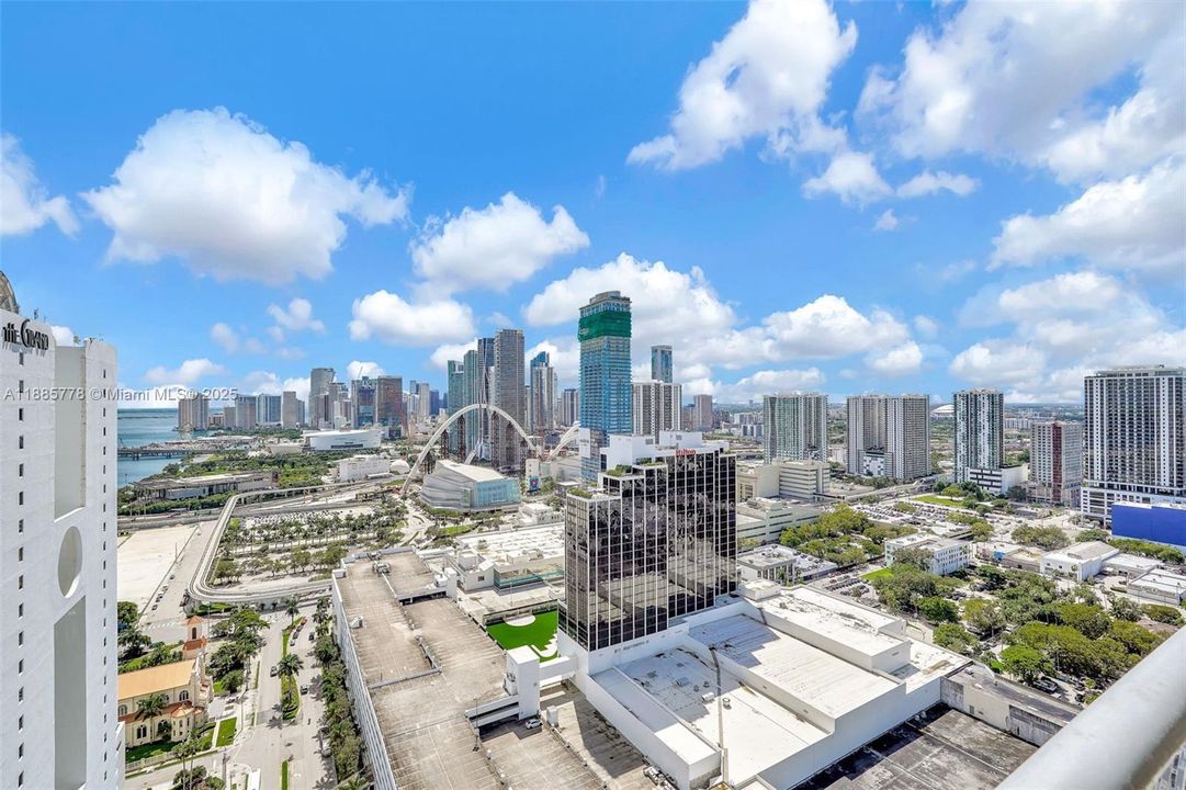 For Sale: $305,000 (0 beds, 1 baths, 503 Square Feet)