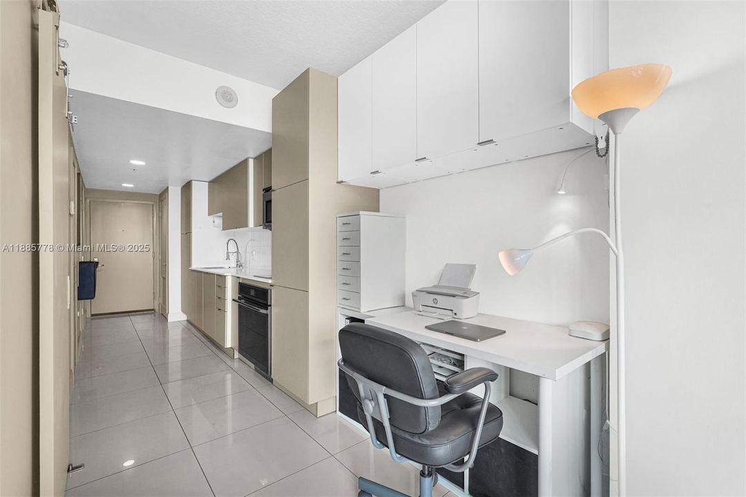 For Sale: $305,000 (0 beds, 1 baths, 503 Square Feet)