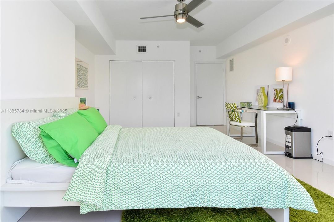 En Venta: $1,100,000 (4 camas, 4 baños, 3270 Pies cuadrados)