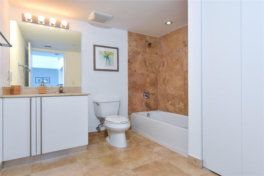 En Venta: $1,100,000 (4 camas, 4 baños, 3270 Pies cuadrados)