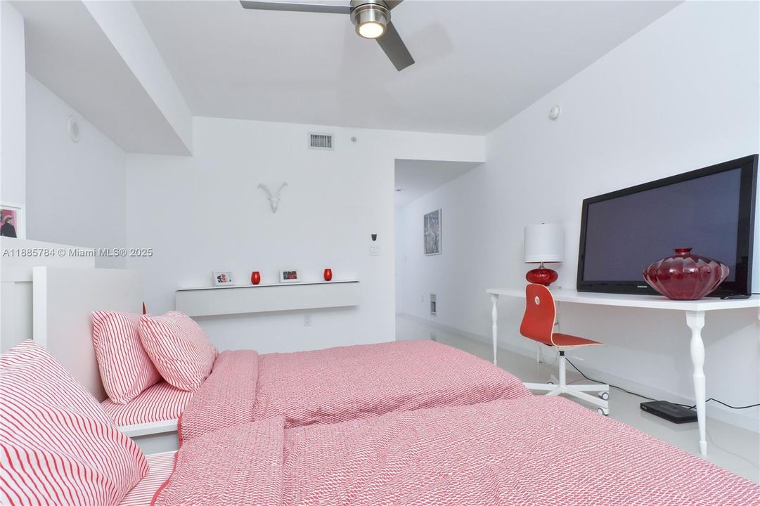 En Venta: $1,100,000 (4 camas, 4 baños, 3270 Pies cuadrados)