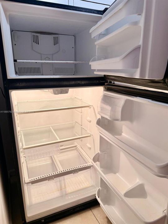 For Rent: $1,700 (2 beds, 2 baths, 1220 Square Feet)