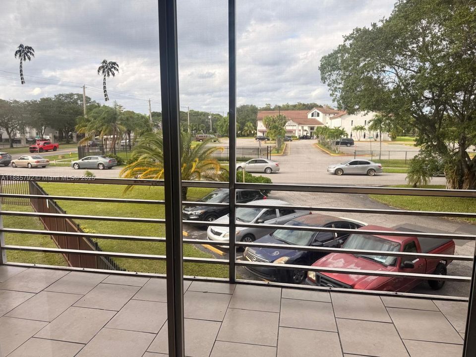 For Rent: $1,700 (2 beds, 2 baths, 1220 Square Feet)