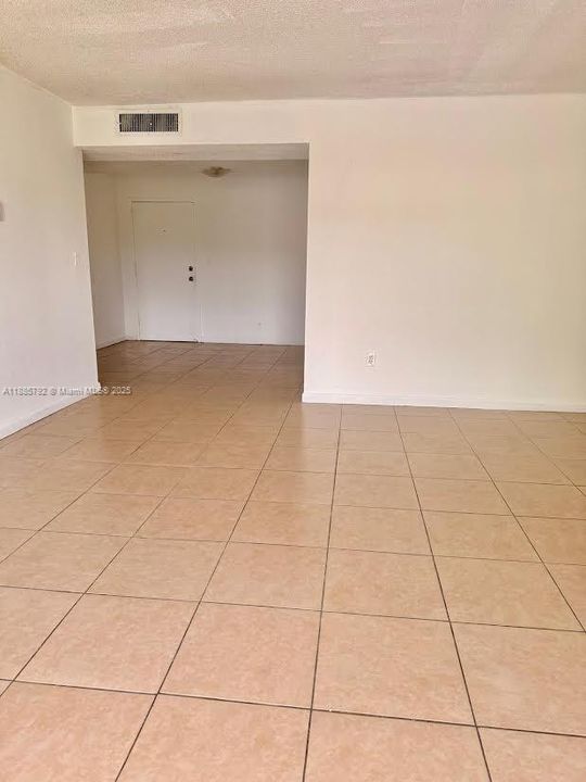 For Rent: $1,700 (2 beds, 2 baths, 1220 Square Feet)