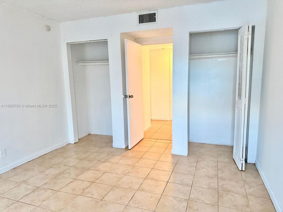 For Rent: $1,700 (2 beds, 2 baths, 1220 Square Feet)