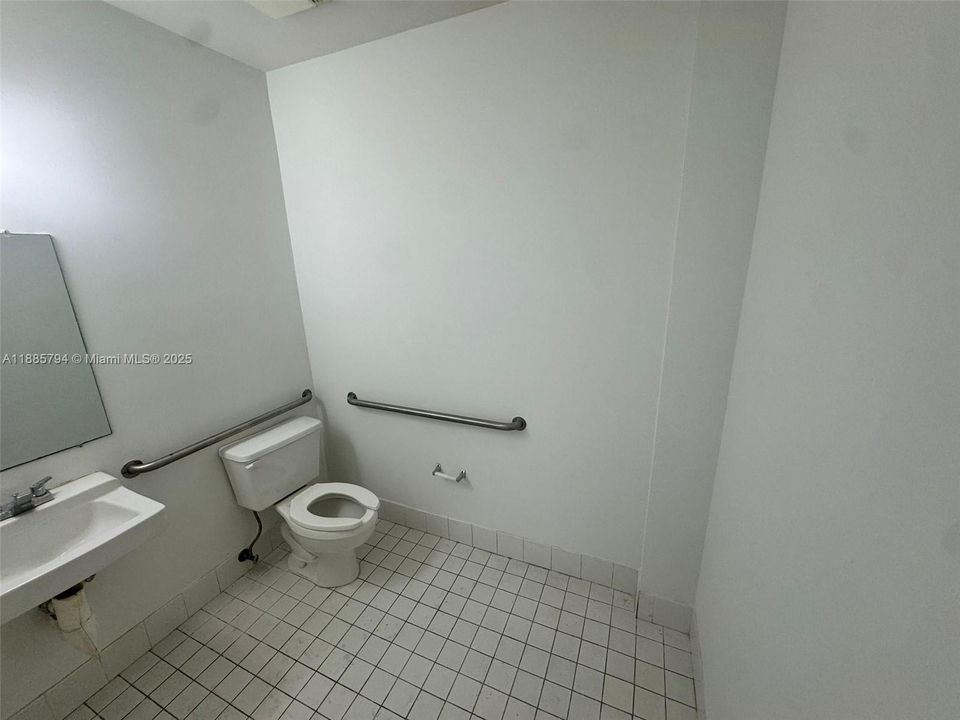 出租: $28 (0 贝兹, 0 浴室, 0 平方英尺)