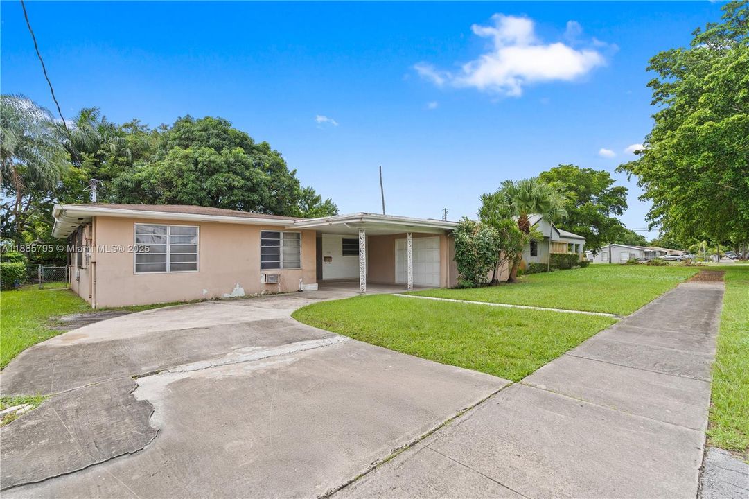 Active With Contract: $475,000 (4 beds, 3 baths, 2193 Square Feet)