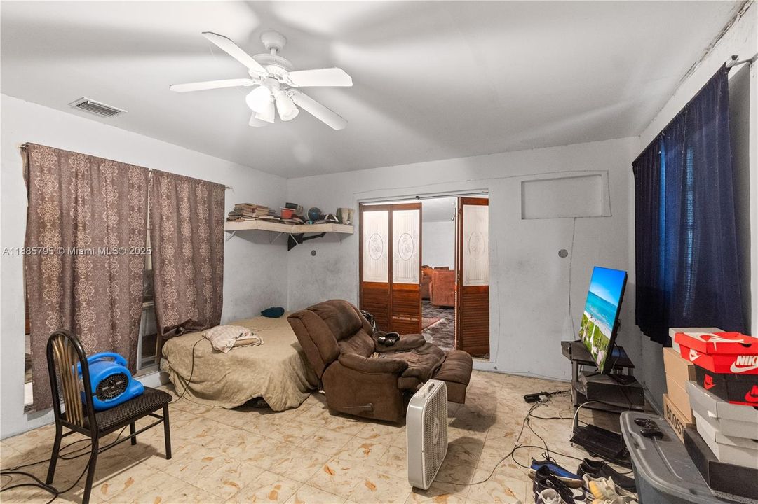 Active With Contract: $475,000 (4 beds, 3 baths, 2193 Square Feet)