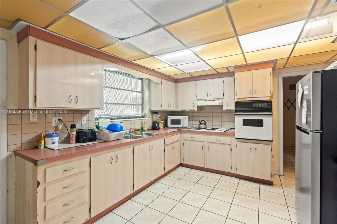 Active With Contract: $475,000 (4 beds, 3 baths, 2193 Square Feet)